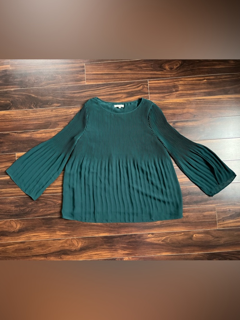 Max Studio Pleated Long-Sleeve Green Blouse w/ Bell Sleeves, L